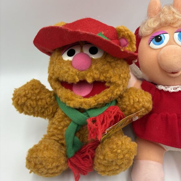 McDonald's Jim Henson Muppet Babies Christmas Miss Piggy & Fozzie Bear Plush NWT - Picture 3 of 6